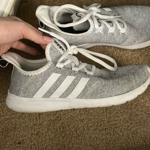 Adidas cloud foam, size 8.5 women’s, only worn about 4 times !